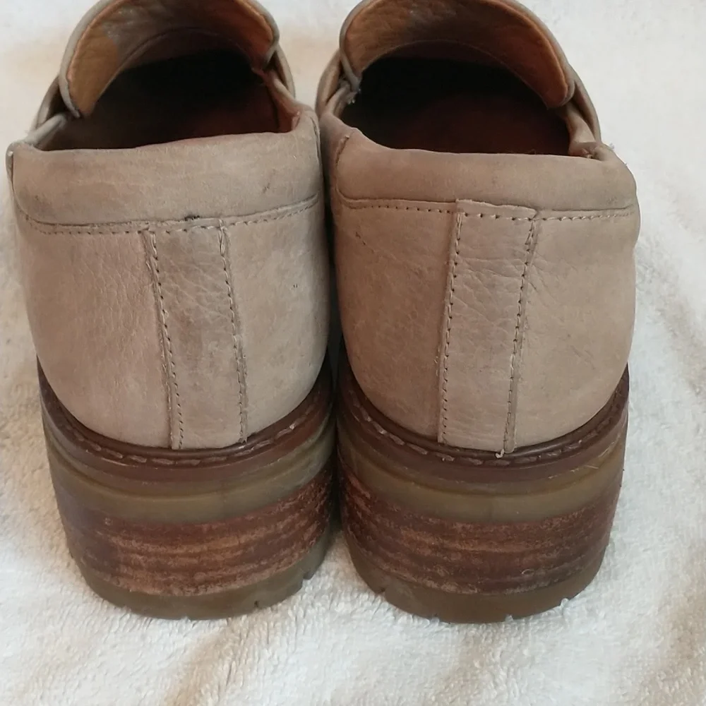 Gentle Souls By Kenneth Cole, Beige Leather My Lug Soul Loafer, Women's Size 8.5